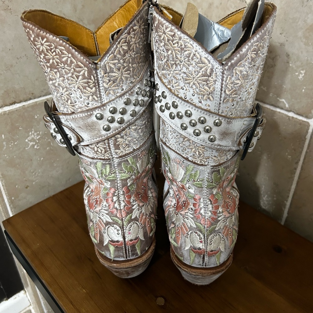 Old Gringo Silver and Brown Embroidered Heeled Boots - Picture 3 of 5